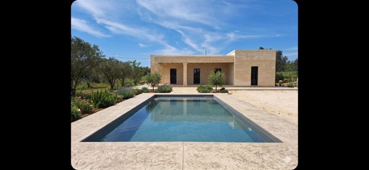 Villa Uliveta Ostuni : Villa contemporaine avec piscine privée